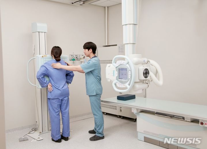 [인천=뉴시스] 정일형 기자 = ﻿﻿여름휴가철은 연말에 비해 상대적으로 예약이 쉽고 대기시간도 줄일 수 있어 건강검진의 적기일 수 있다. (사진= 뉴시스DB) 2025.06.27. photo@newsis.com. 